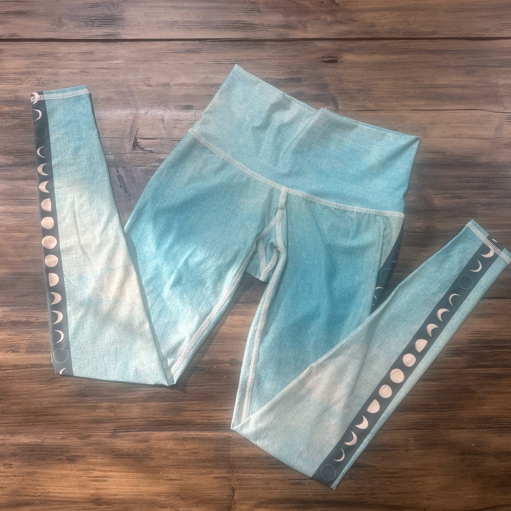 Teeki Blue Gradient Leggings with High Waist